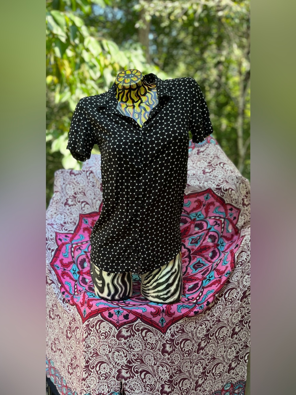 Denim & Flower Black Short-Sleeve Button-Down with White Dot Pattern